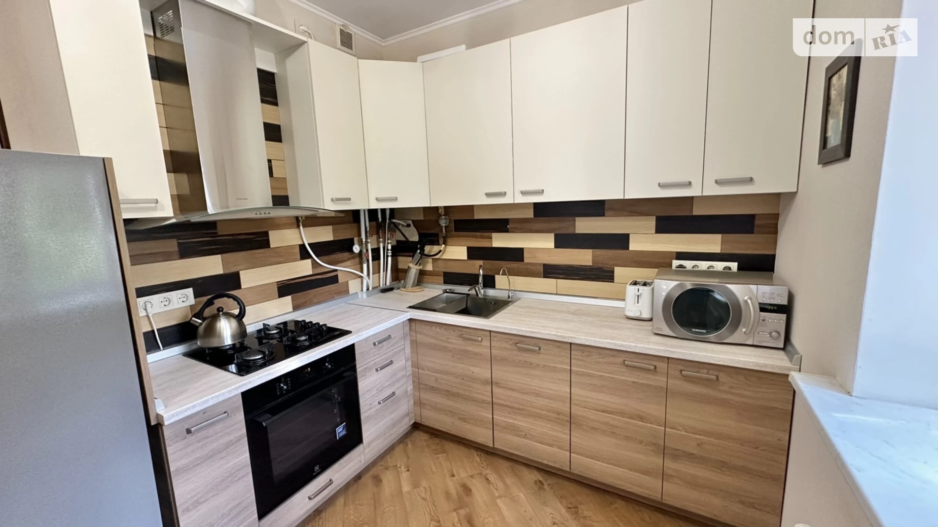 Сдается в аренду дом на 2 этажа 115 кв. м с камином, цена: 1499 $ - фото 3