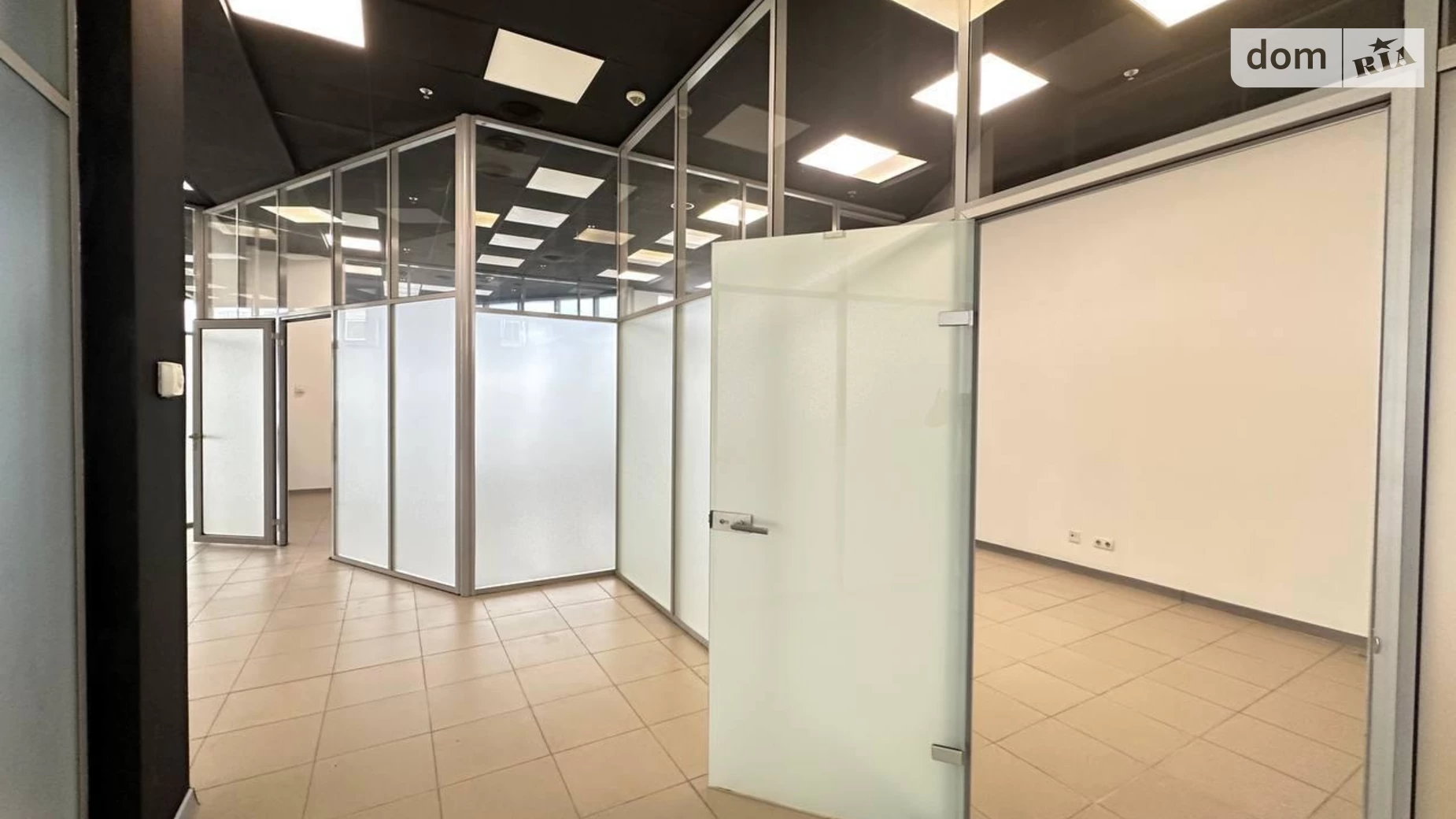 Сдается в аренду офис 370 кв. м в бизнес-центре, цена: 6000 $ - фото 3