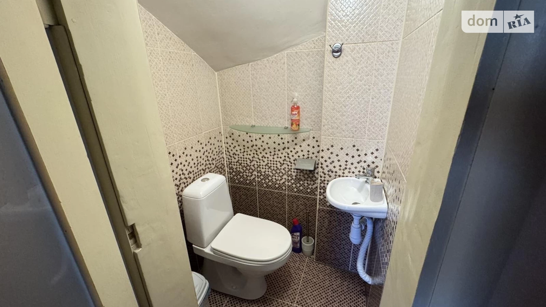 Продается 3-комнатная квартира 95 кв. м в Черновцах, ул. Федьковича Юрия, 4 - фото 3