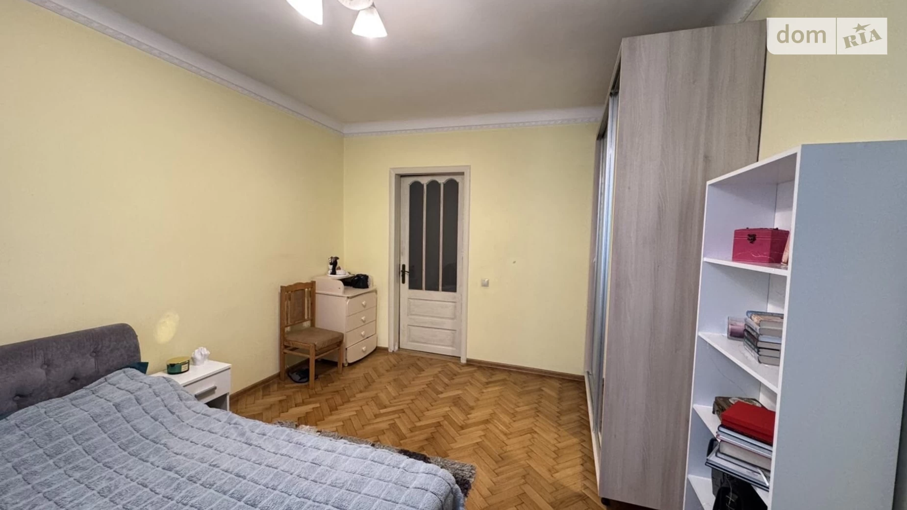 Продается 3-комнатная квартира 95 кв. м в Черновцах, ул. Федьковича Юрия, 4 - фото 2