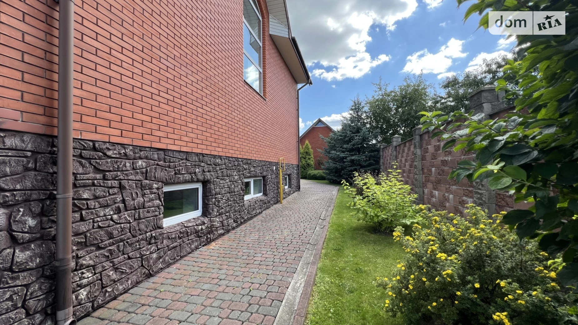 Продается дом на 3 этажа 264 кв. м с беседкой, цена: 235000 $ - фото 3