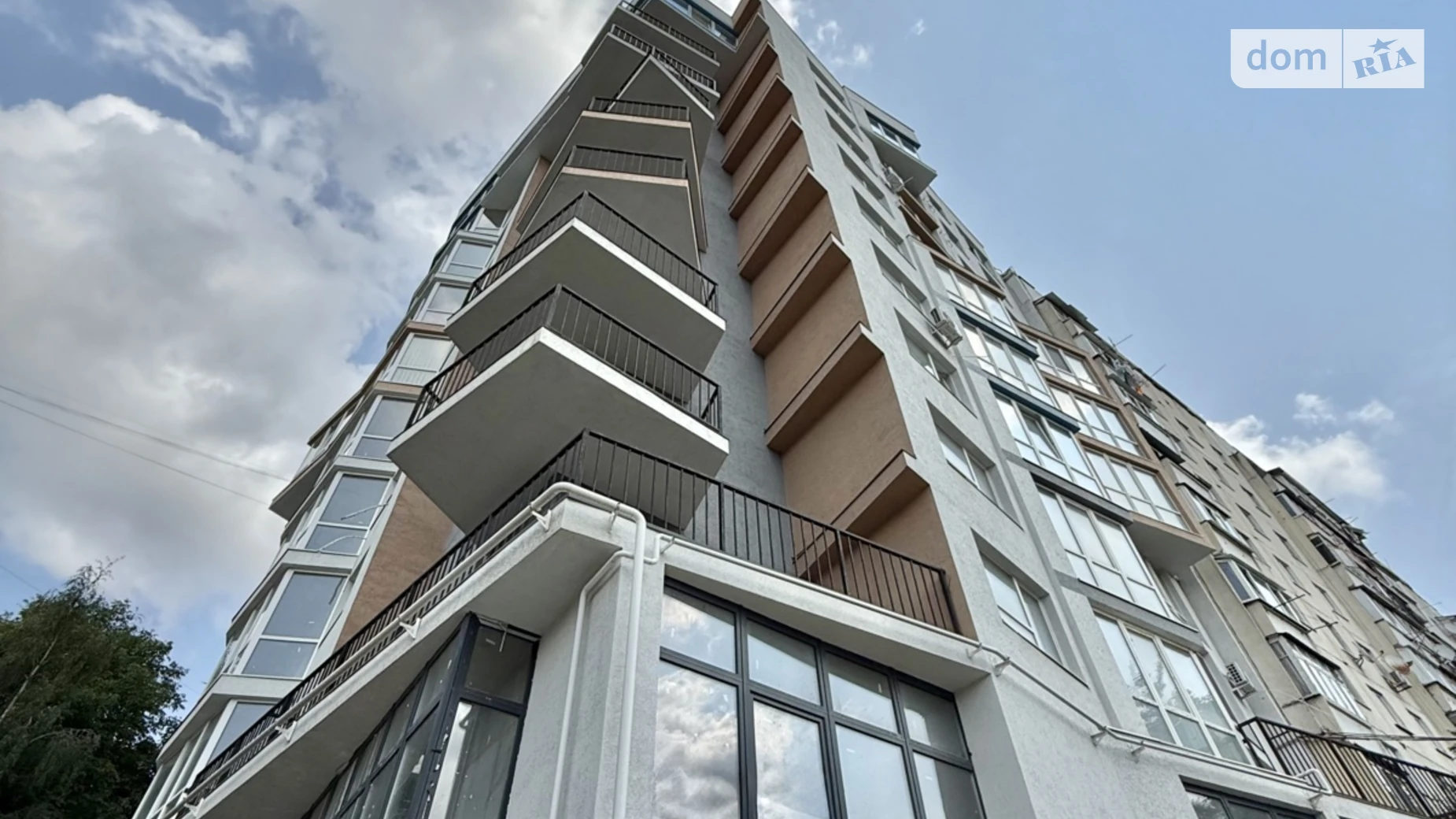 Продается 2-комнатная квартира 89 кв. м в Черновцах, ул. Южно-Окружная - фото 2