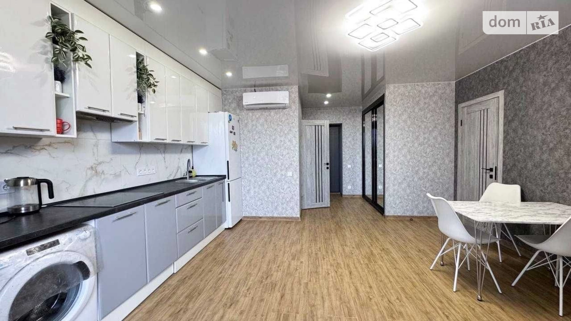 Продается 1-комнатная квартира 56.3 кв. м в Днепре, ул. Мандрыковская, 234 - фото 2