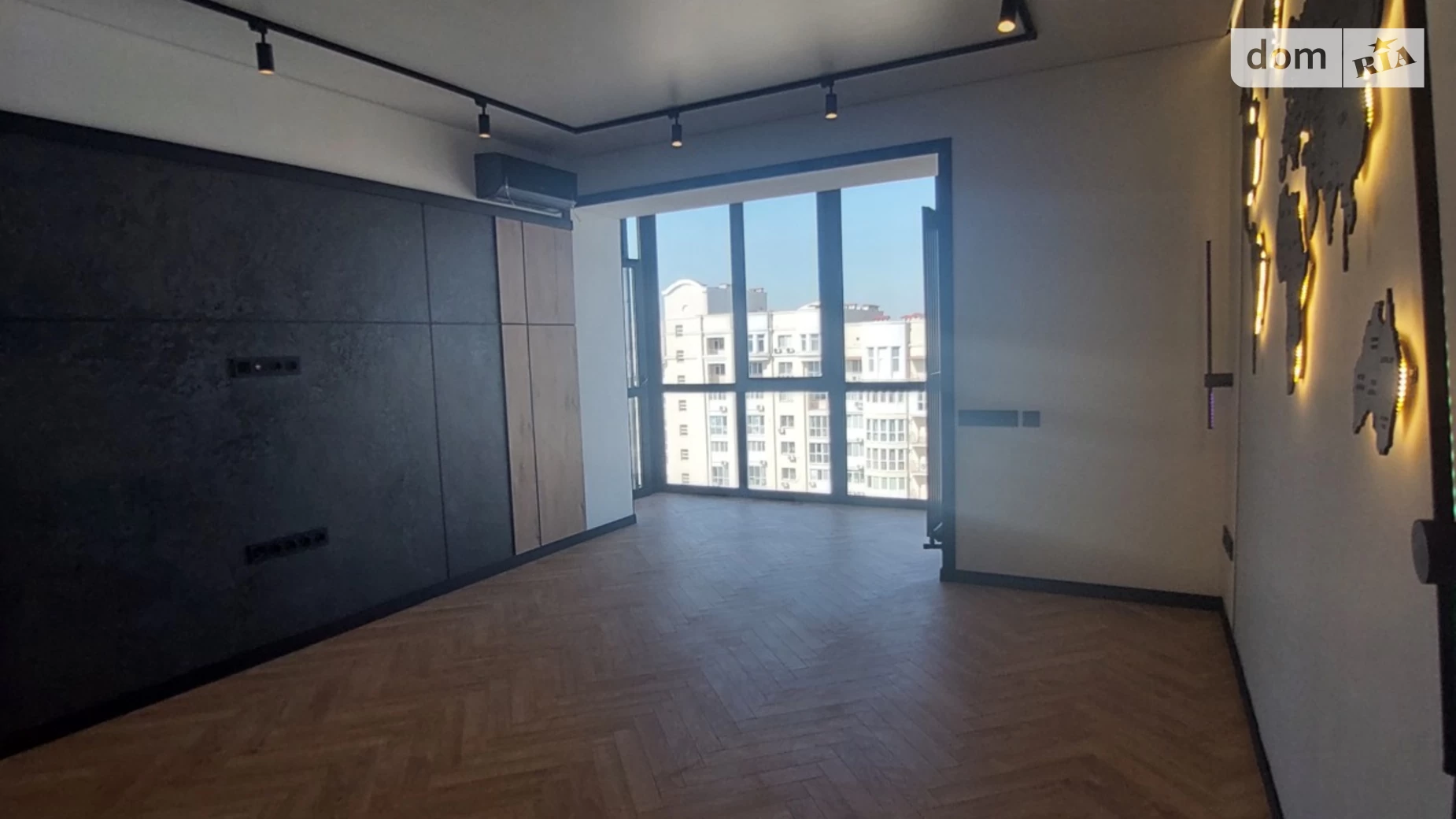 Продается 2-комнатная квартира 87.3 кв. м в Николаеве, ул. Лазурная, 9 корпус 21 - фото 2