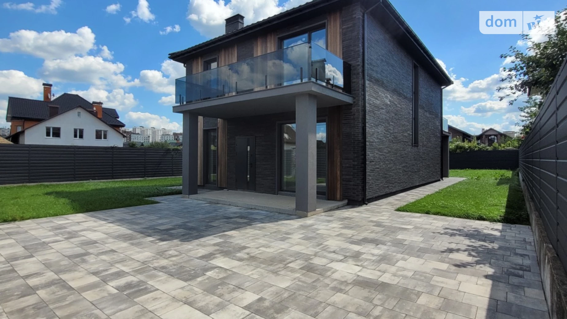 Продается дом на 2 этажа 200 кв. м с гаражом, цена: 340000 $ - фото 2