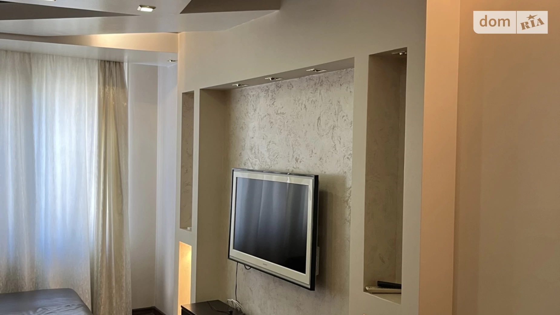 Сдается в аренду 3-комнатная квартира 80 кв. м в Одессе, ул. Академика Королева, 63 - фото 2