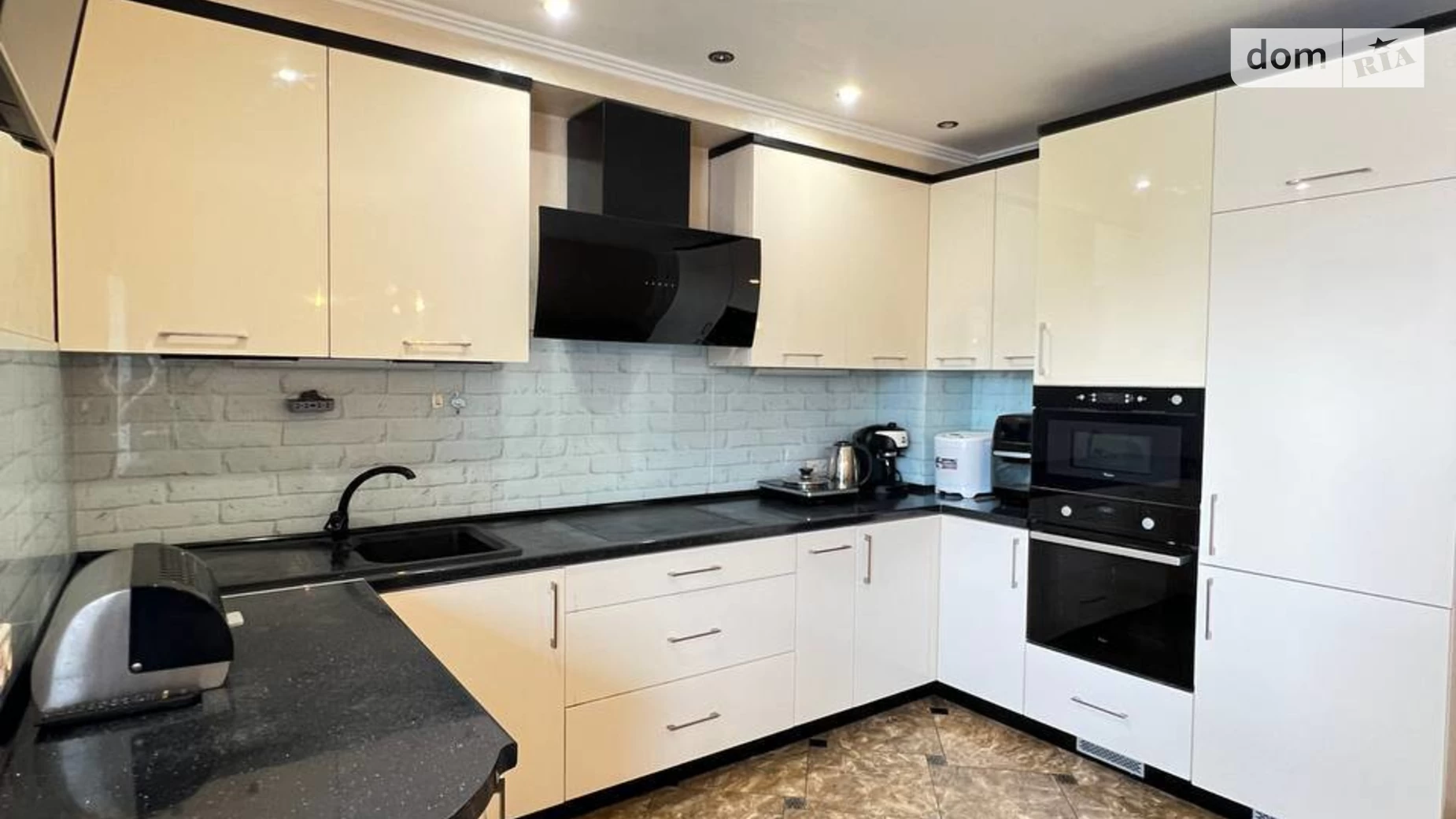 Продается дом на 2 этажа 180 кв. м с гаражом, цена: 325000 $ - фото 4