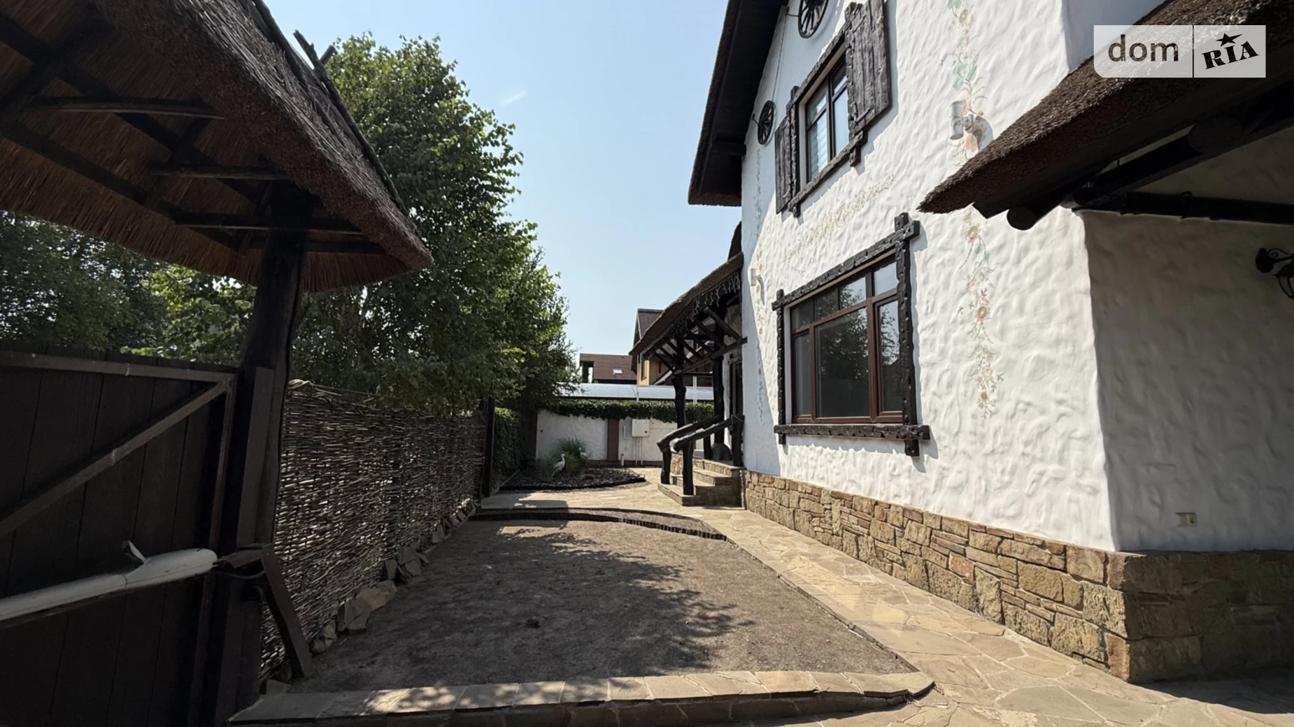 Продается дом на 2 этажа 276 кв. м с бассейном, цена: 350000 $ - фото 3
