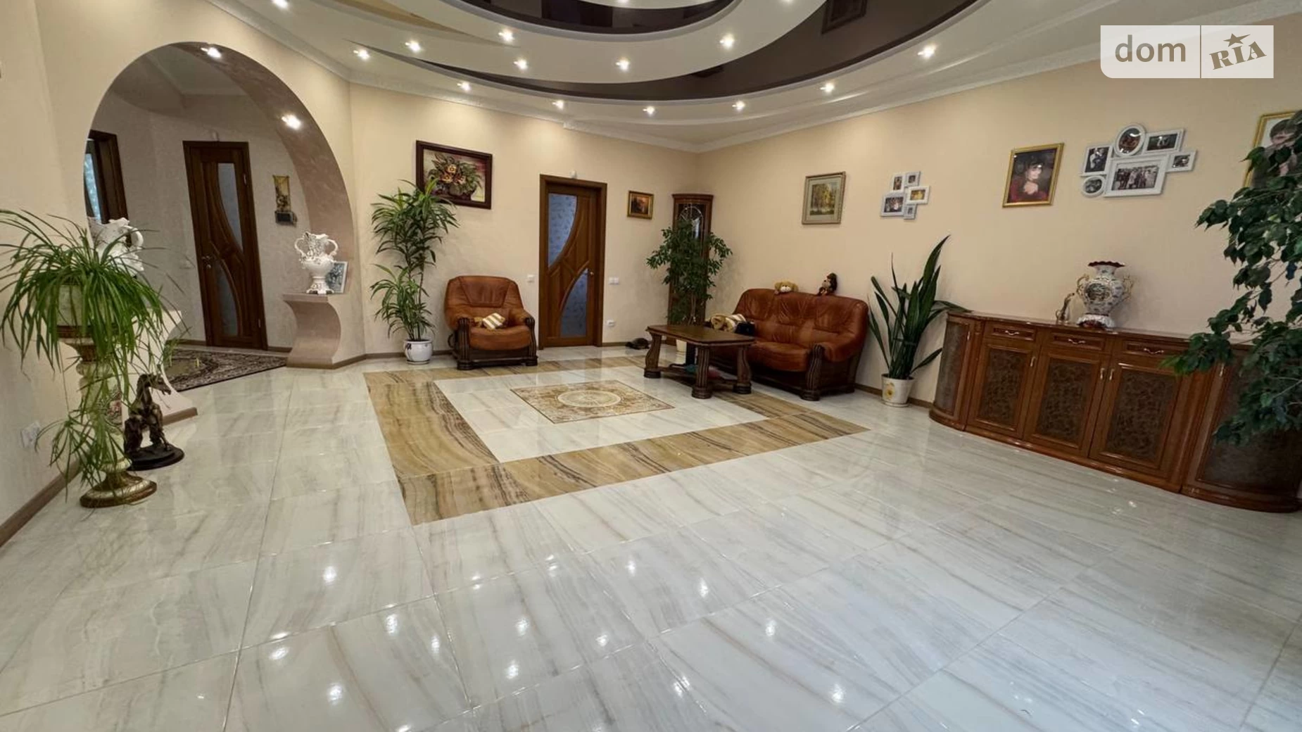 Продается дом на 2 этажа 270.3 кв. м с баней/сауной, цена: 250000 $ - фото 2