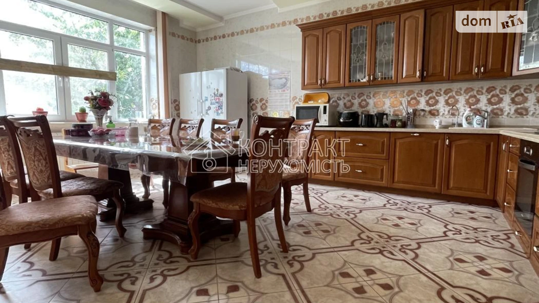 Продается дом на 3 этажа 360 кв. м с мебелью, цена: 300000 $ - фото 2