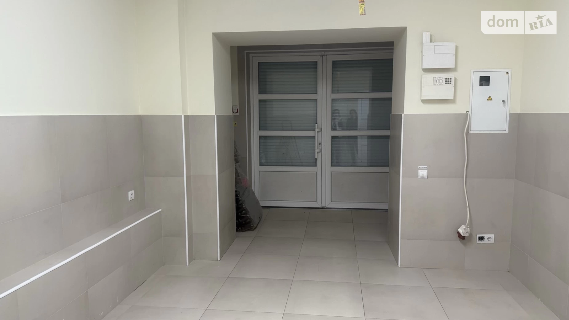 Сдается в аренду помещения свободного назначения 135 кв. м в 5-этажном здании, цена: 40500 грн - фото 2