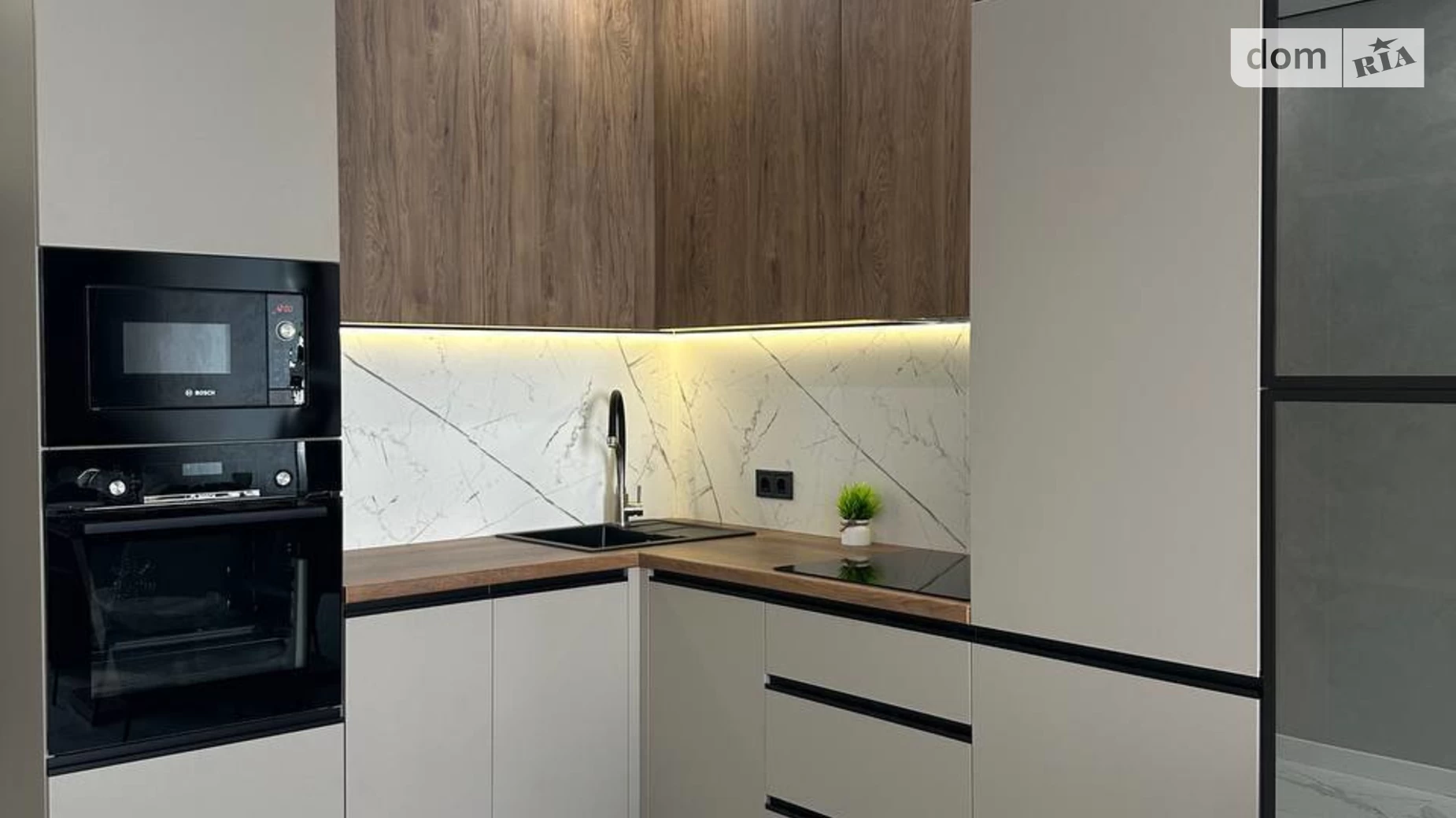 Продається 2-кімнатна квартира 70 кв. м у Києві, вул. Родини Крістерів, 14В - фото 2