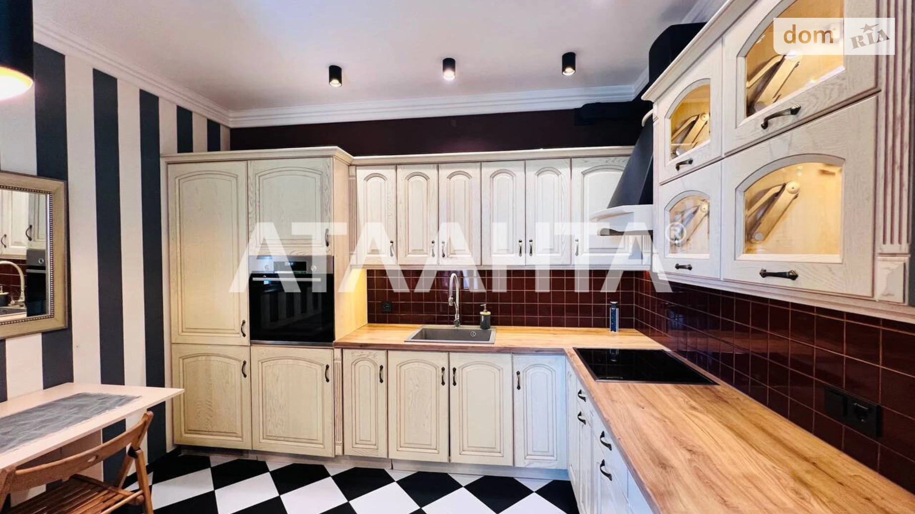 Продается 2-комнатная квартира 67 кв. м в Львове, ул. Панча Петра - фото 4