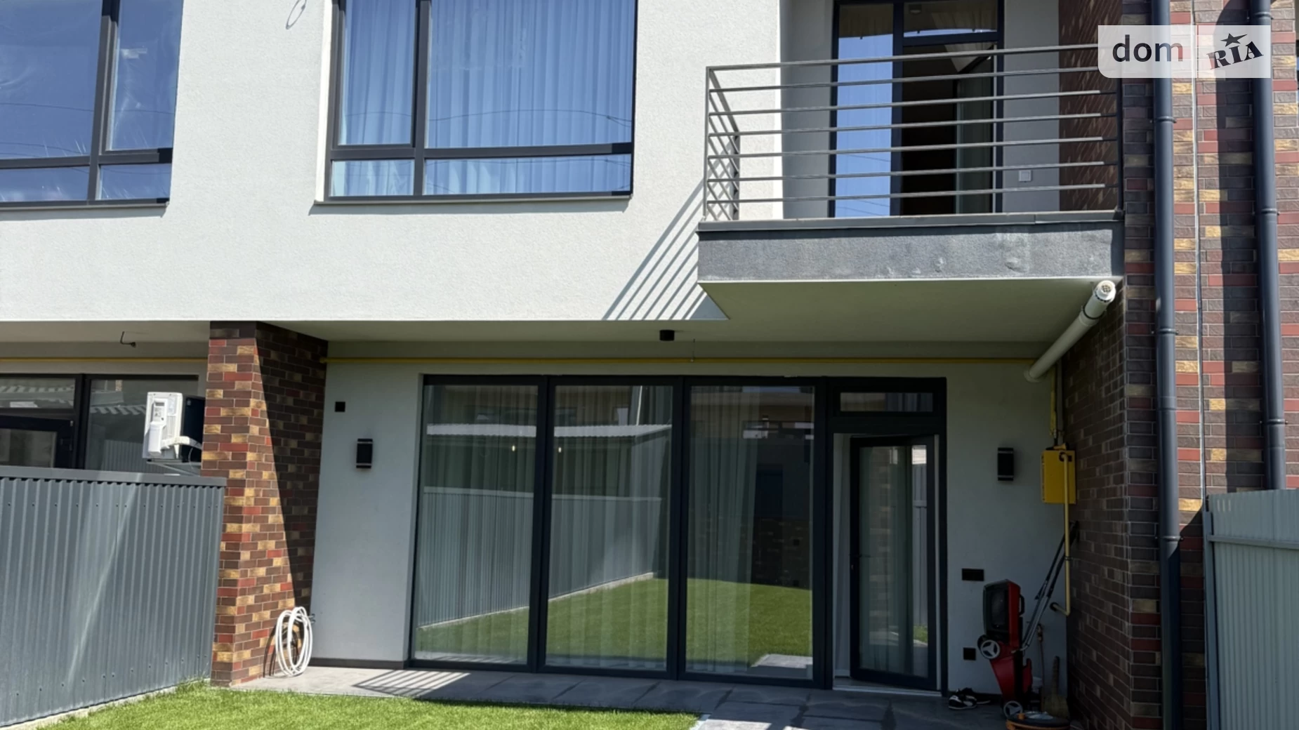 Продается дом на 3 этажа 210 кв. м с баней/сауной, цена: 237000 $ - фото 2
