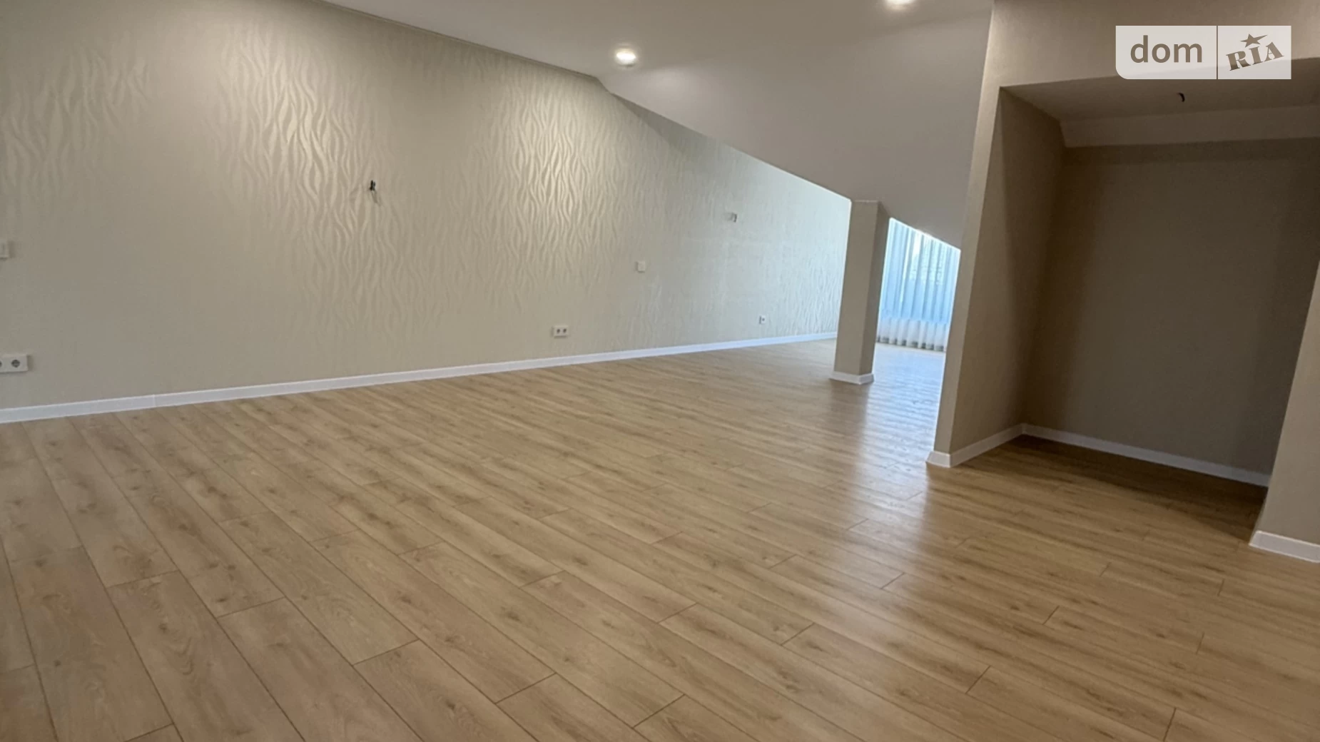 Продается дом на 3 этажа 210 кв. м с баней/сауной, цена: 237000 $ - фото 4