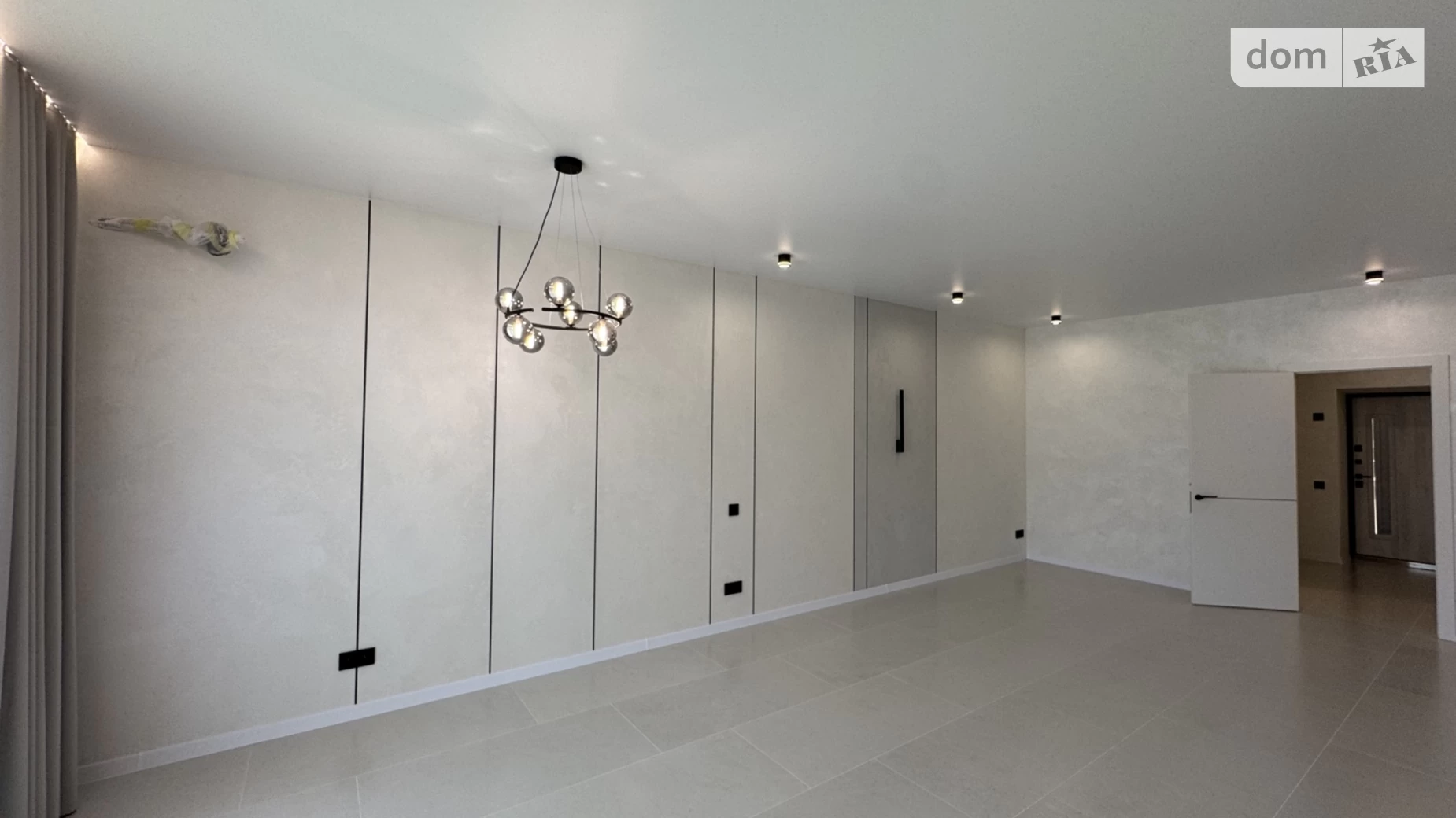 Продается дом на 3 этажа 210 кв. м с балконом, цена: 237000 $ - фото 2