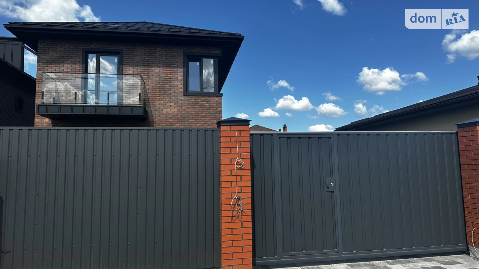 Продается дом на 2 этажа 115 кв. м с камином, цена: 98000 $ - фото 2