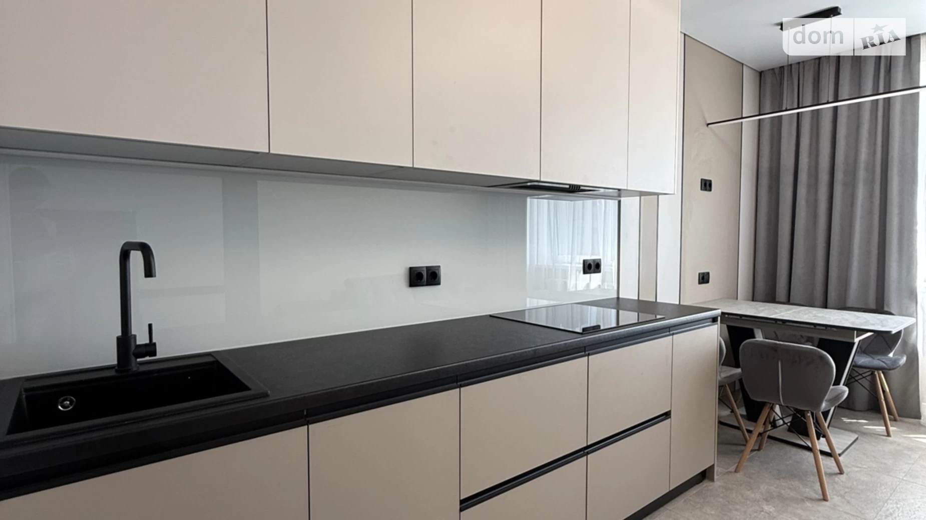 Продается 2-комнатная квартира 75 кв. м в Черкассах, ул. Гоголя, 261/2 - фото 3