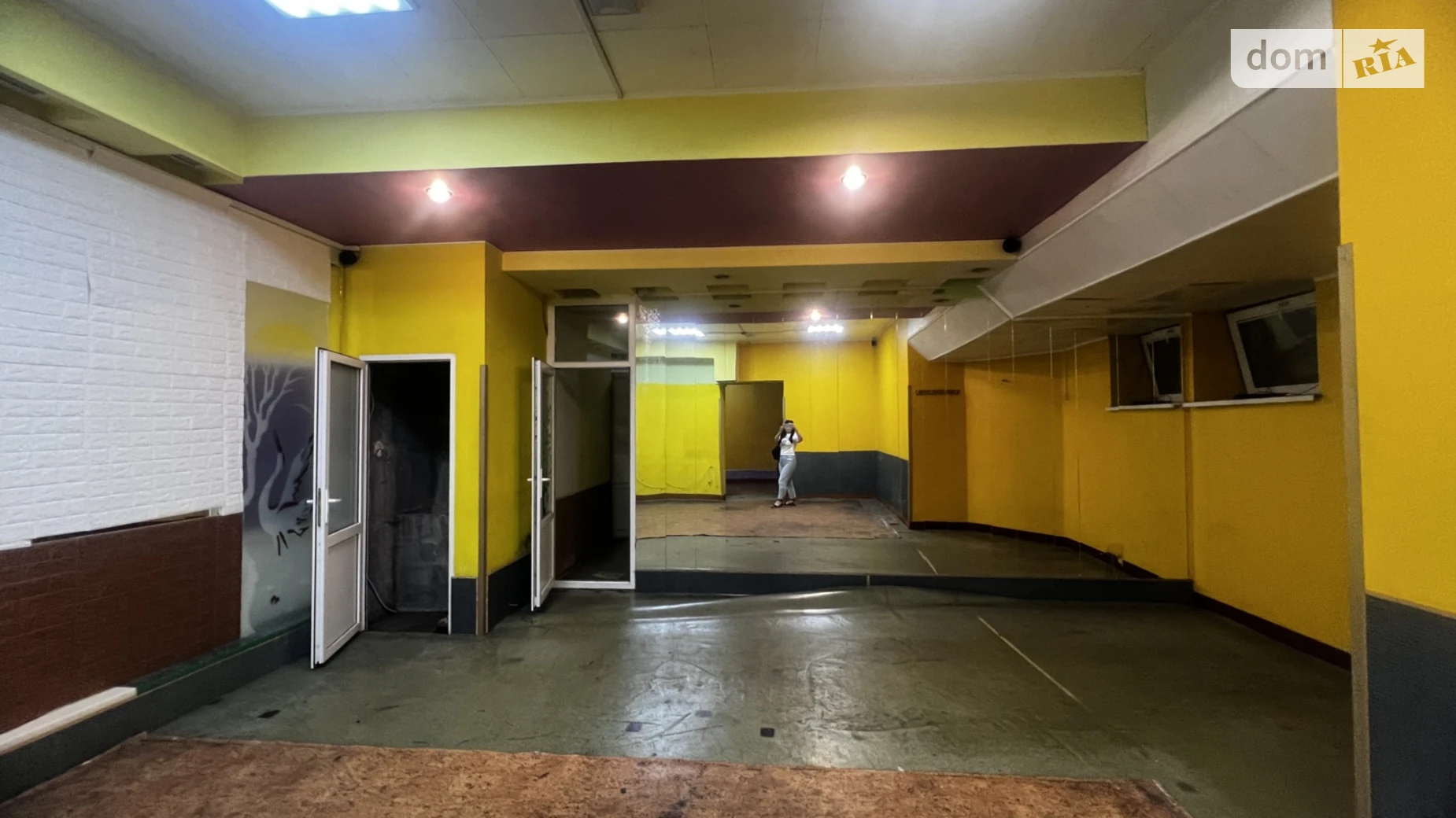 Продається об'єкт сфери послуг 334 кв. м в 9-поверховій будівлі, цена: 220000 $ - фото 2