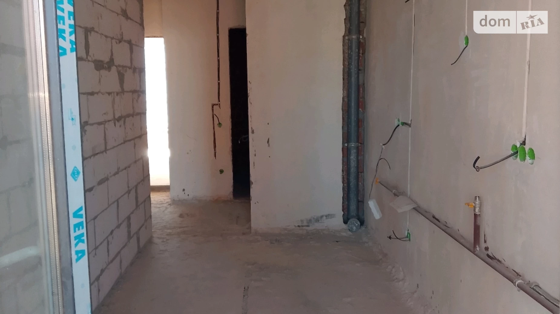 Продается 2-комнатная квартира 76 кв. м в Буче, ул. Ивана Кожедуба, 8А - фото 2