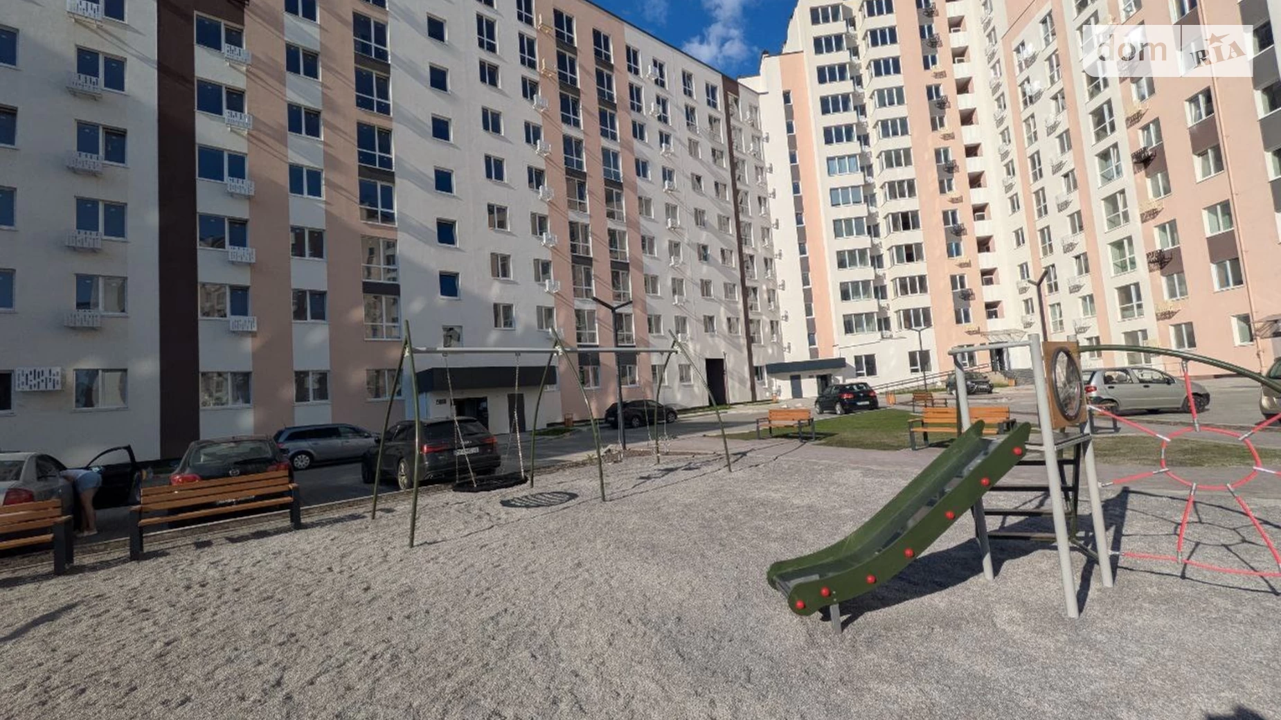 Продается 1-комнатная квартира 68.5 кв. м в Ровно, ул. Соборная - фото 2
