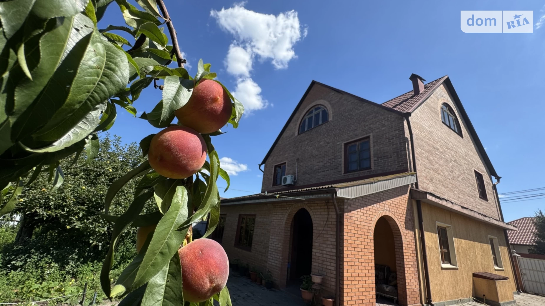 Продается дом на 2 этажа 244.8 кв. м с камином, цена: 220000 $ - фото 2