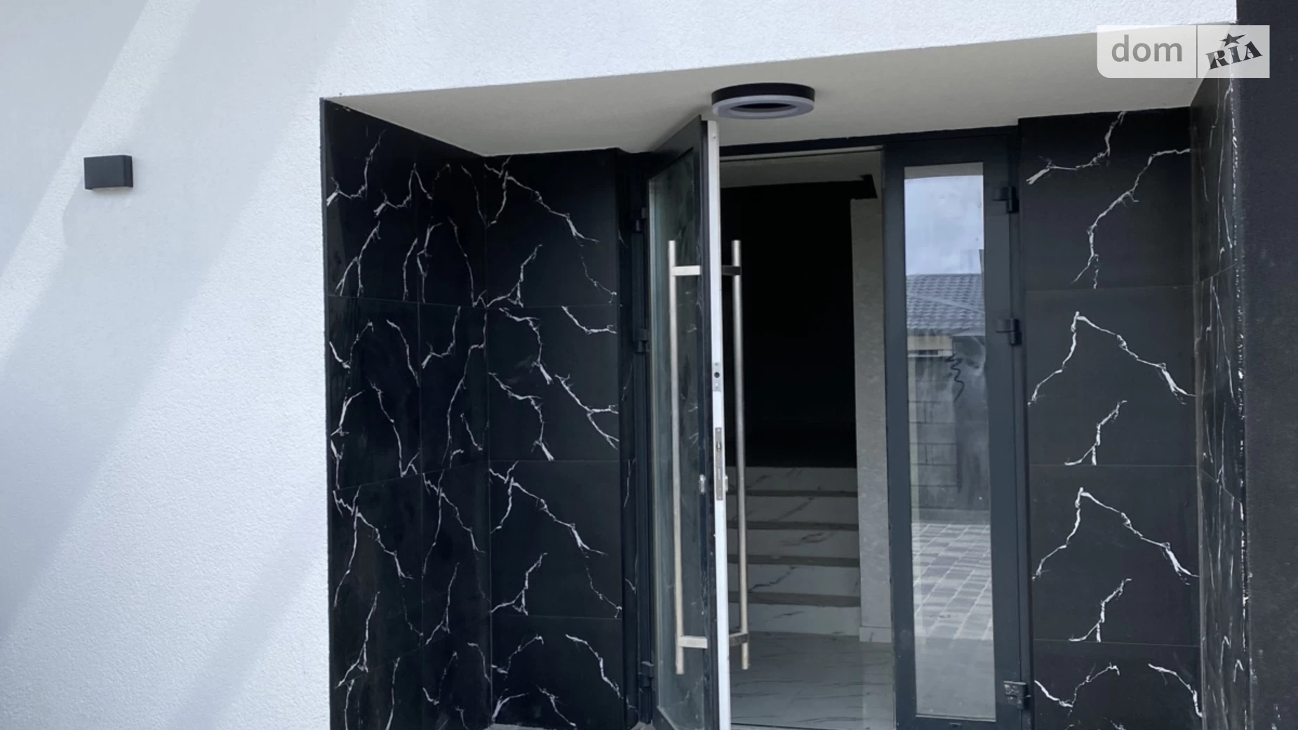 Продается 1-комнатная квартира 38 кв. м в Ровно, ул. Слава Победителям, 11 - фото 2