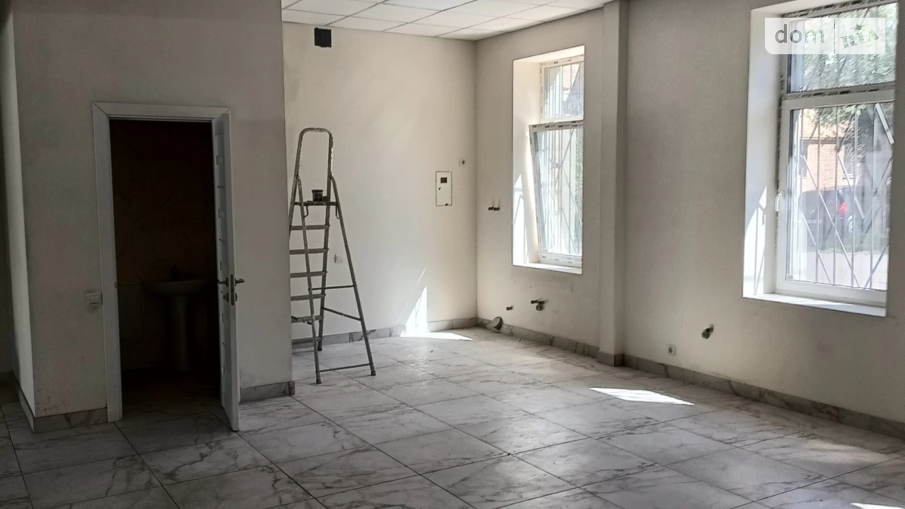 Здається в оренду приміщення вільного призначення 101.6 кв. м в 4-поверховій будівлі, цена: 130000 грн - фото 4