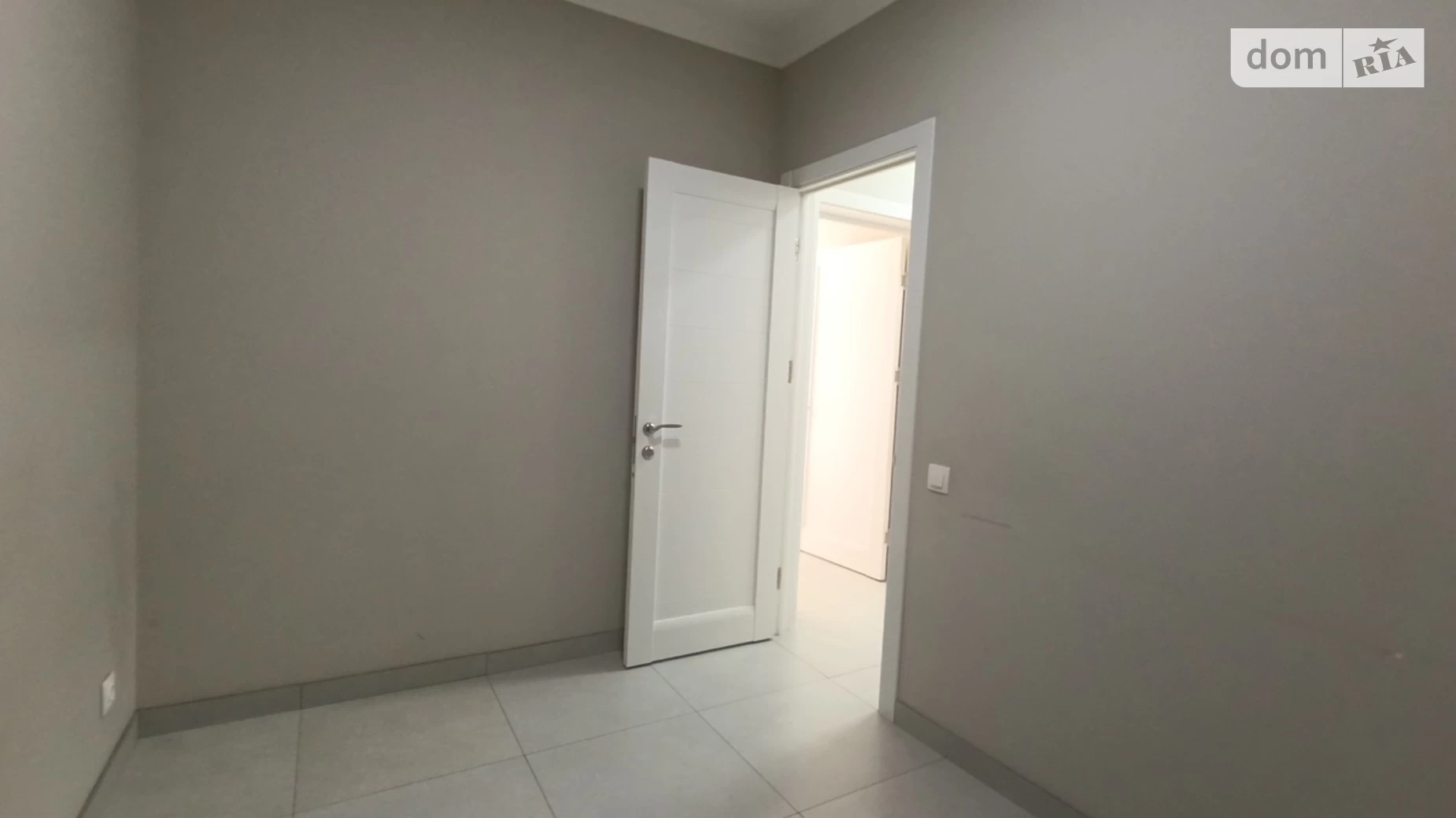 Сдается в аренду офис 67 кв. м в бизнес-центре, цена: 804 $ - фото 5