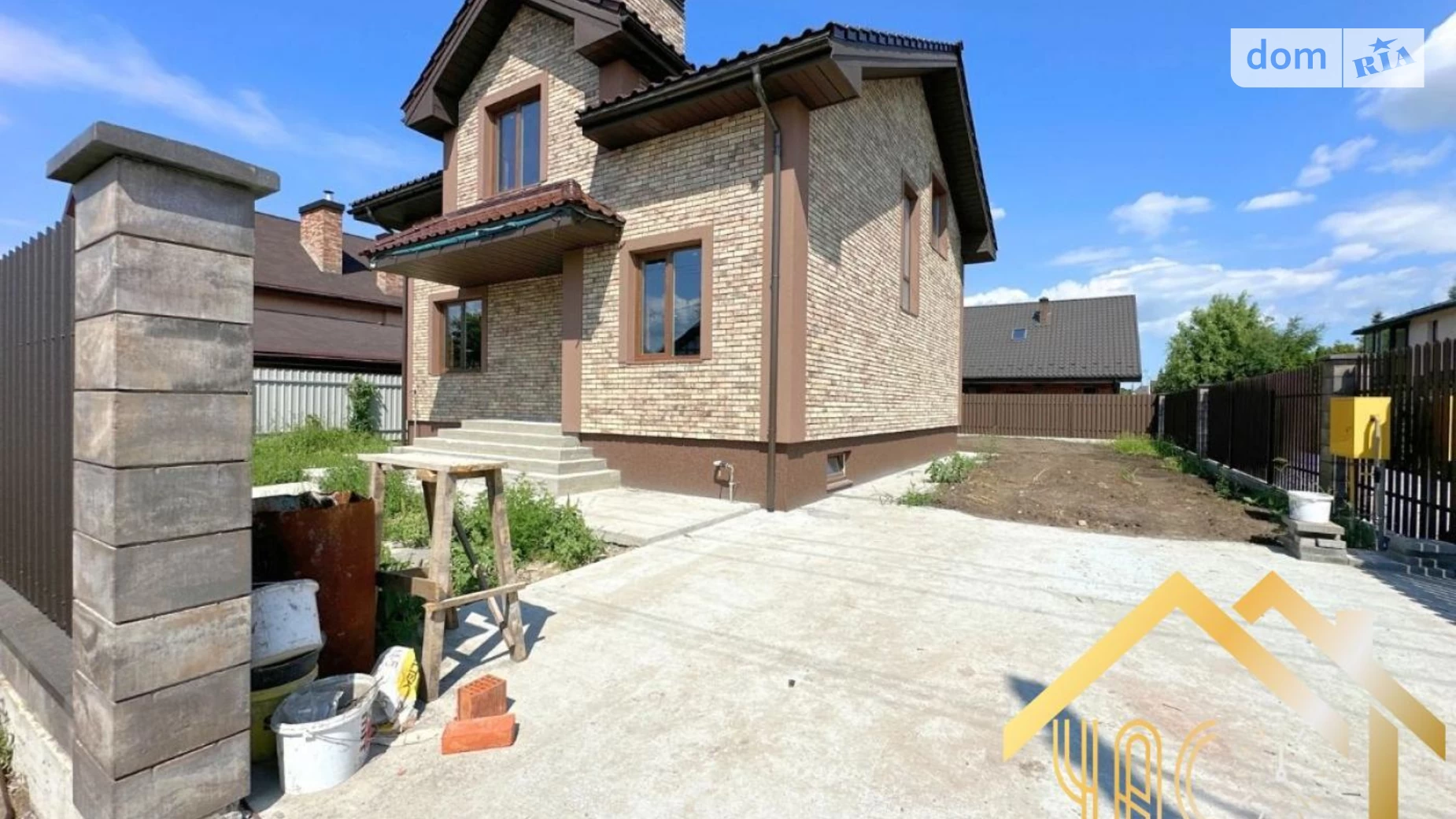 Продается дом на 2 этажа 230 кв. м с подвалом, цена: 210000 $ - фото 2