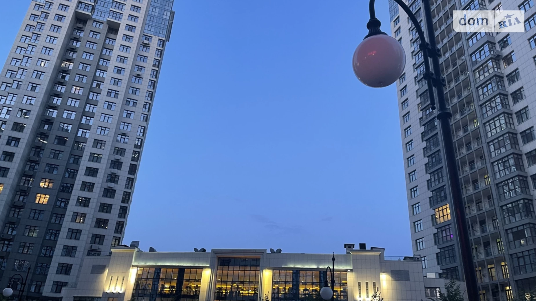 Продается 4-комнатная квартира 159 кв. м в Киеве, ул. Андрея Верхогляда(Драгомирова), 14 - фото 2