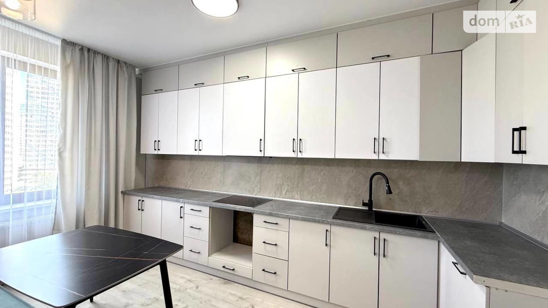 Продается 1-комнатная квартира 43 кв. м в Одессе, ул. Генуэзская, 1/1 - фото 3