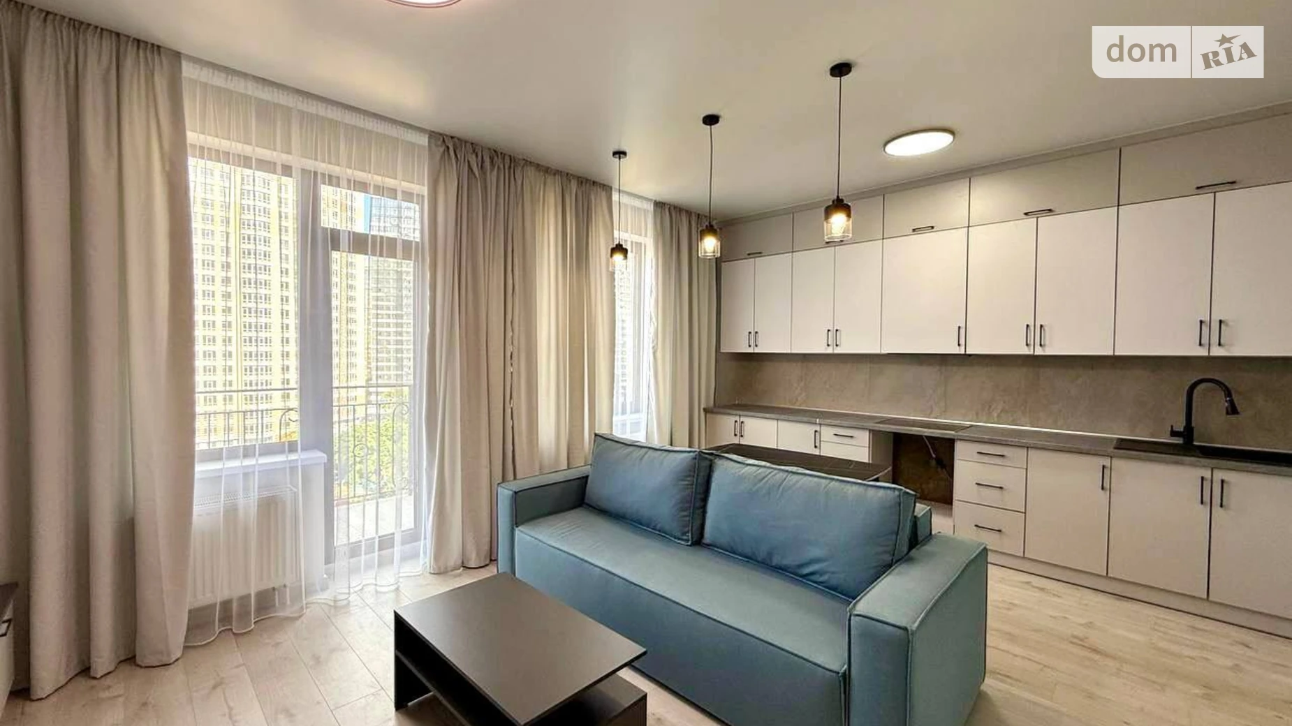 Продается 1-комнатная квартира 43 кв. м в Одессе, ул. Генуэзская, 1/1 - фото 2