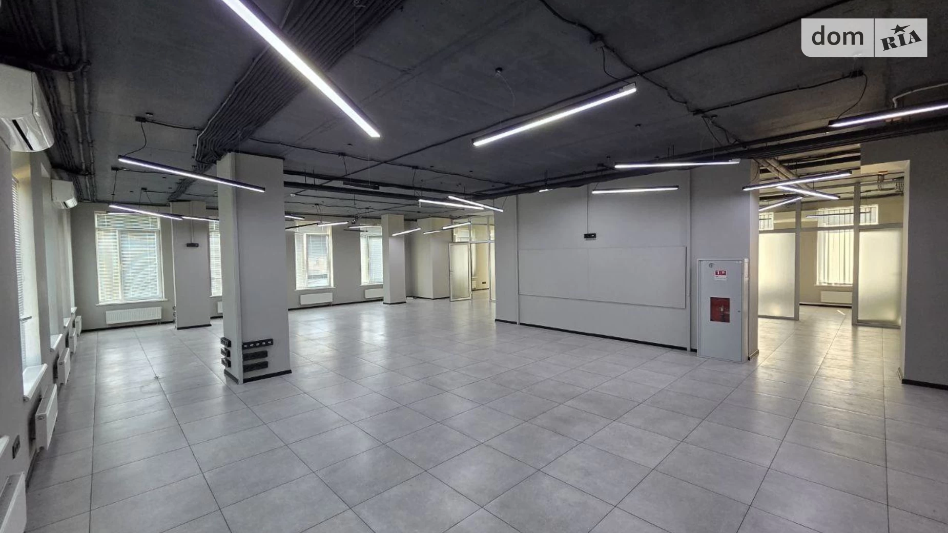 Сдается в аренду офис 260 кв. м в бизнес-центре, цена: 118000 грн - фото 5