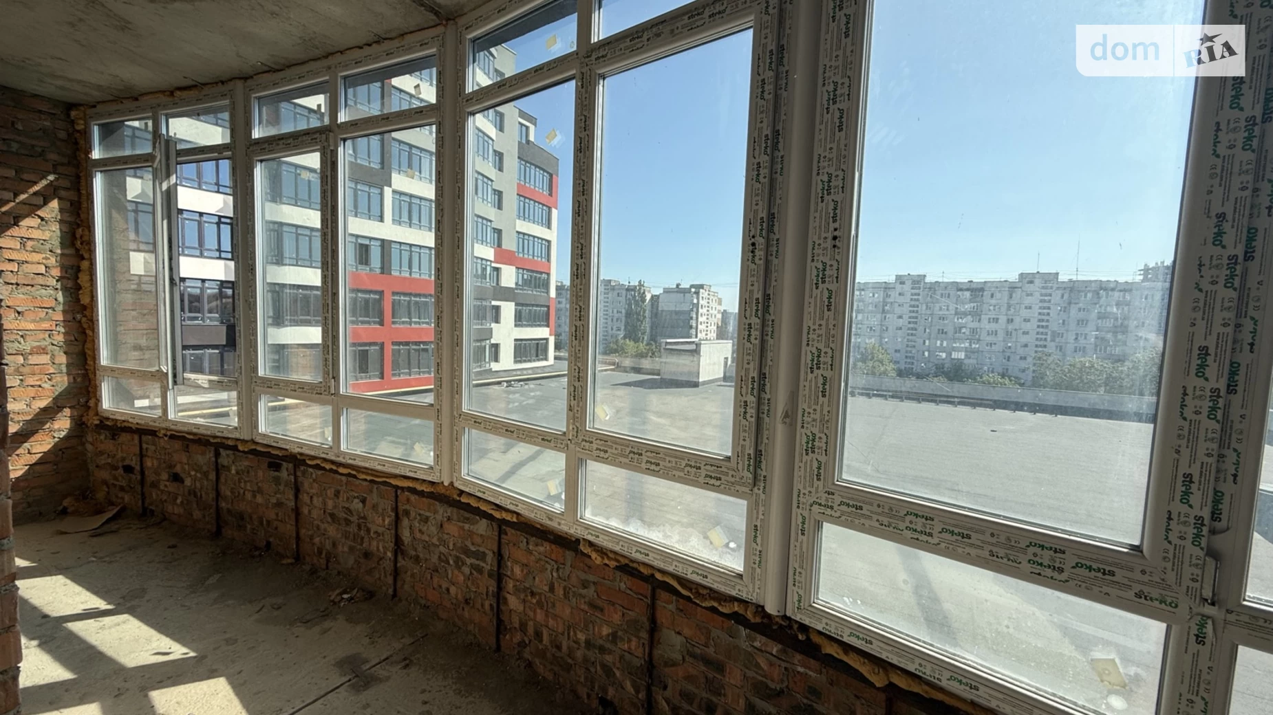 Продается 2-комнатная квартира 70.7 кв. м в Хмельницком, ул. Прибугская, 5/1 - фото 2