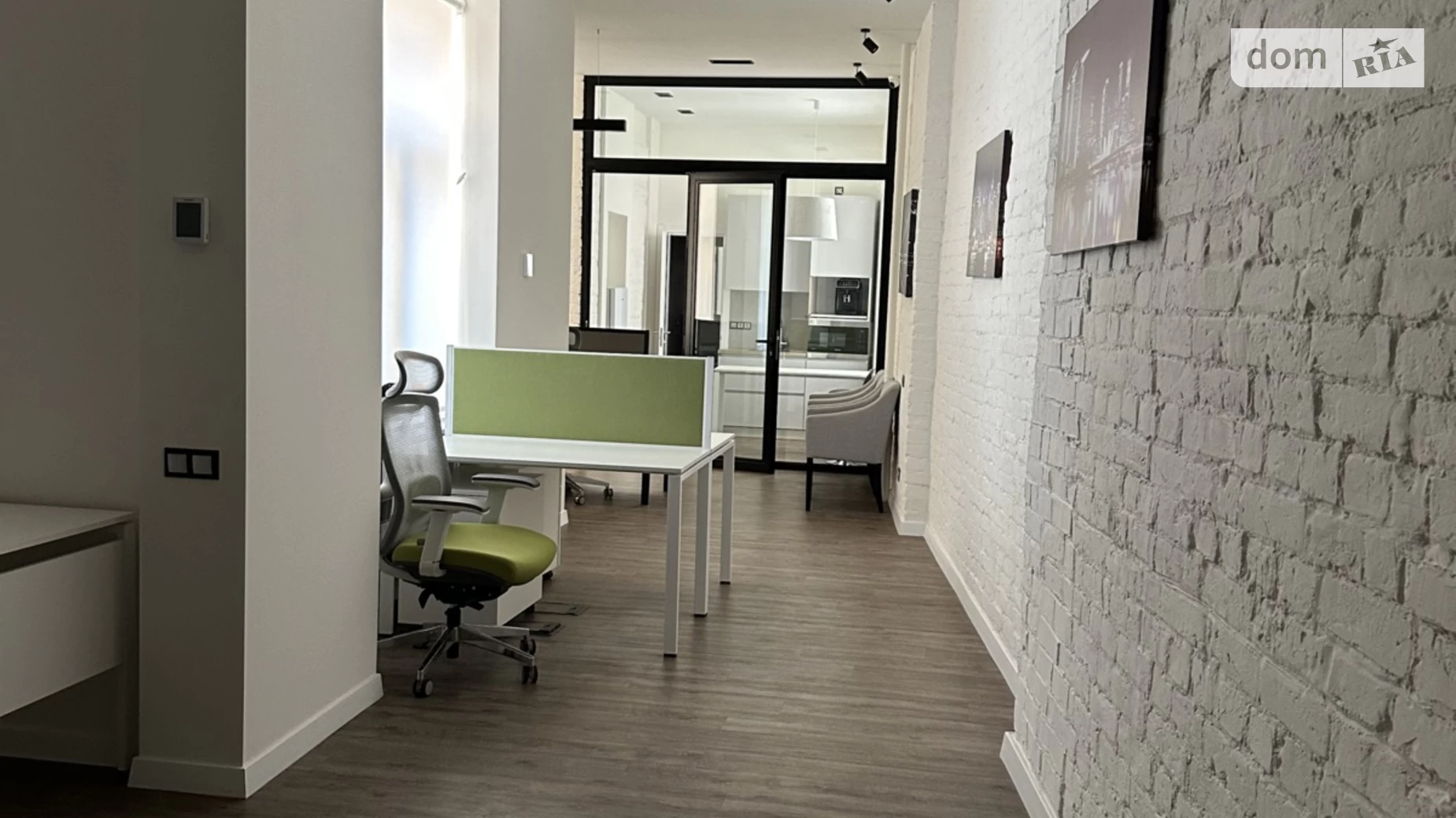 Сдается в аренду офис 66.5 кв. м в бизнес-центре, цена: 1500 $ - фото 4