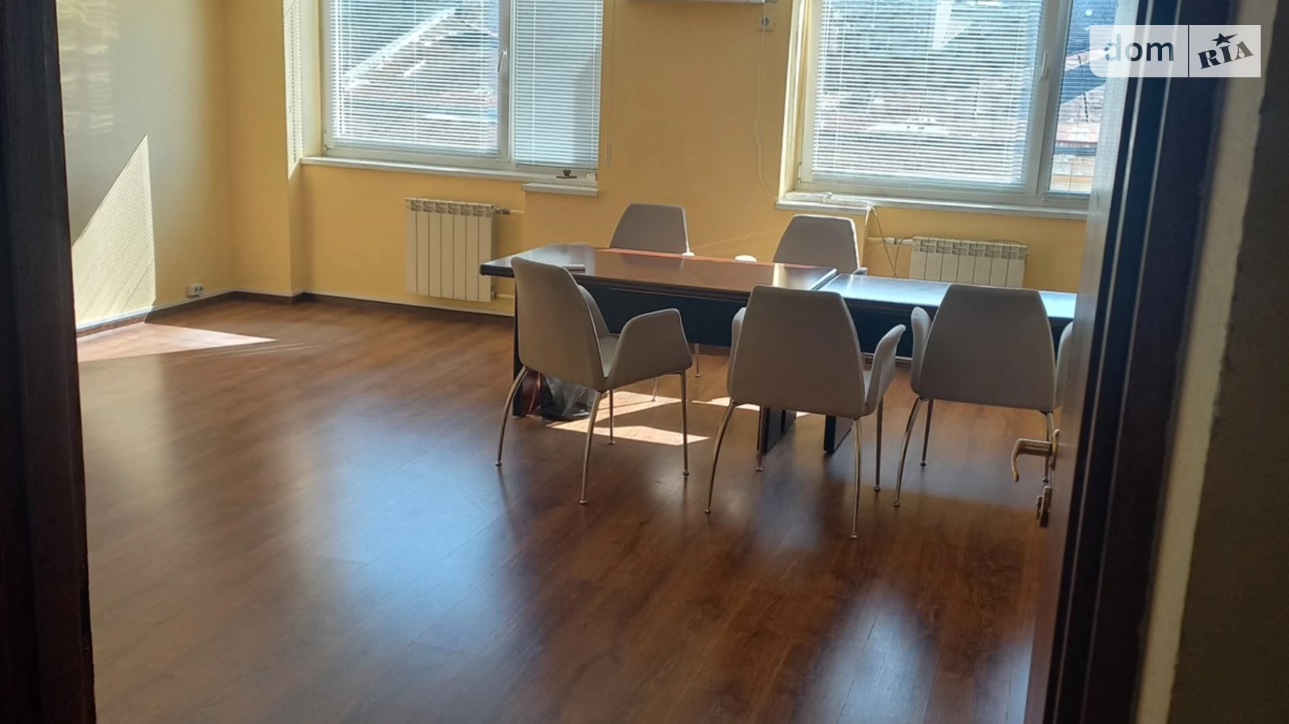 Сдается в аренду офис 33 кв. м в бизнес-центре, цена: 330 $ - фото 2