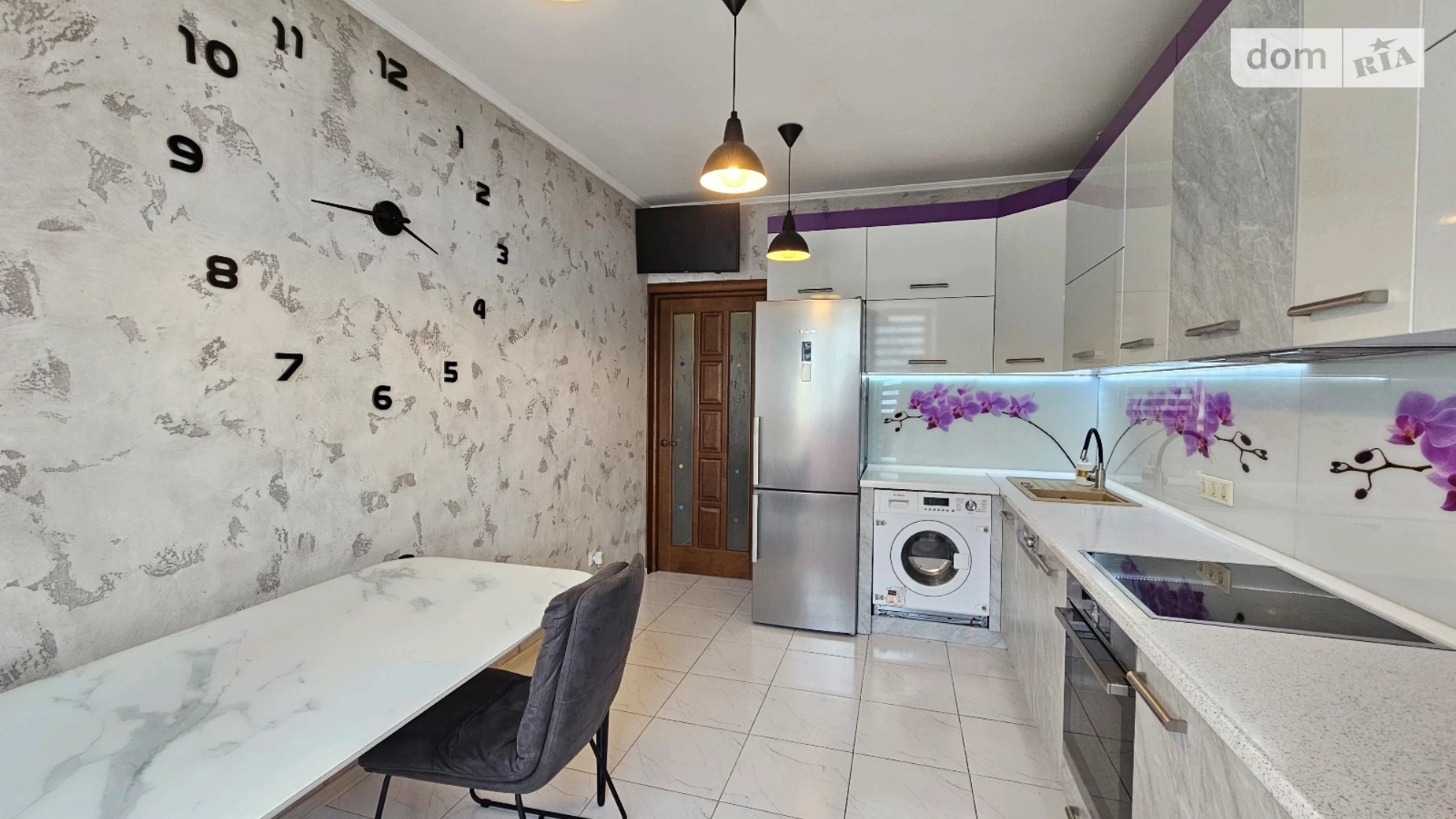 Продается 3-комнатная квартира 85.2 кв. м в Ивано-Франковске, ул. Ивасюка, 7 - фото 2