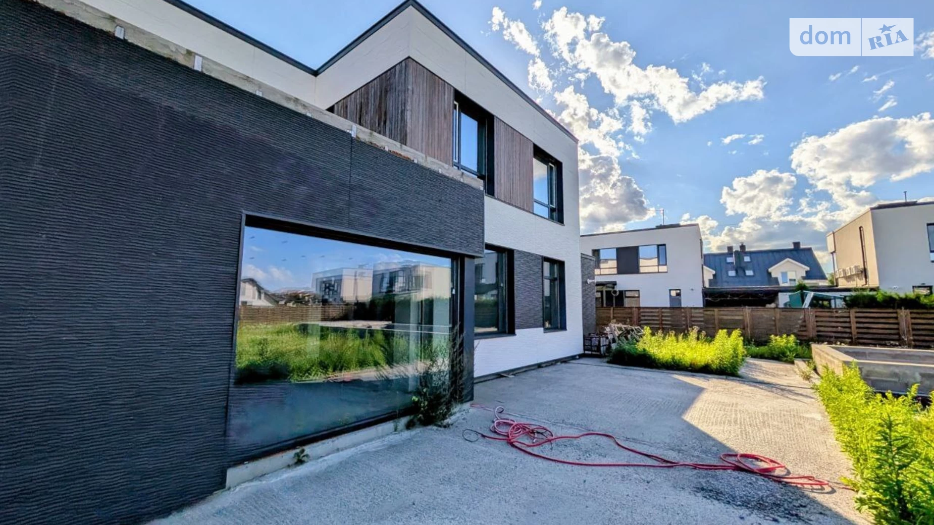 Продается дом на 2 этажа 178 кв. м с участком, цена: 470000 € - фото 4