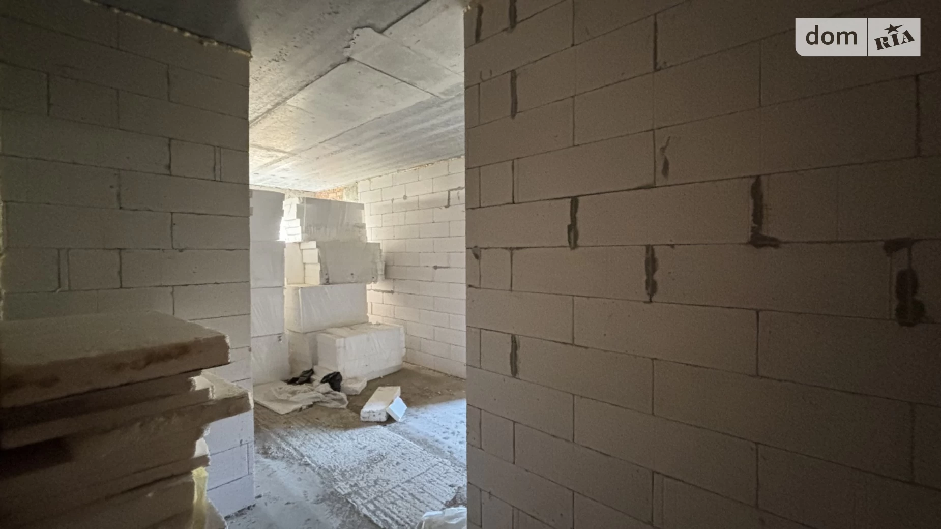 Продается 2-комнатная квартира 57 кв. м в Ужгороде, ул. Тлехаса, 19 корпус 6 - фото 3