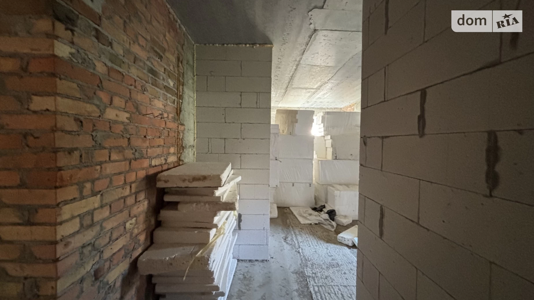 Продается 2-комнатная квартира 57 кв. м в Ужгороде, ул. Тлехаса, 19 корпус 6 - фото 4