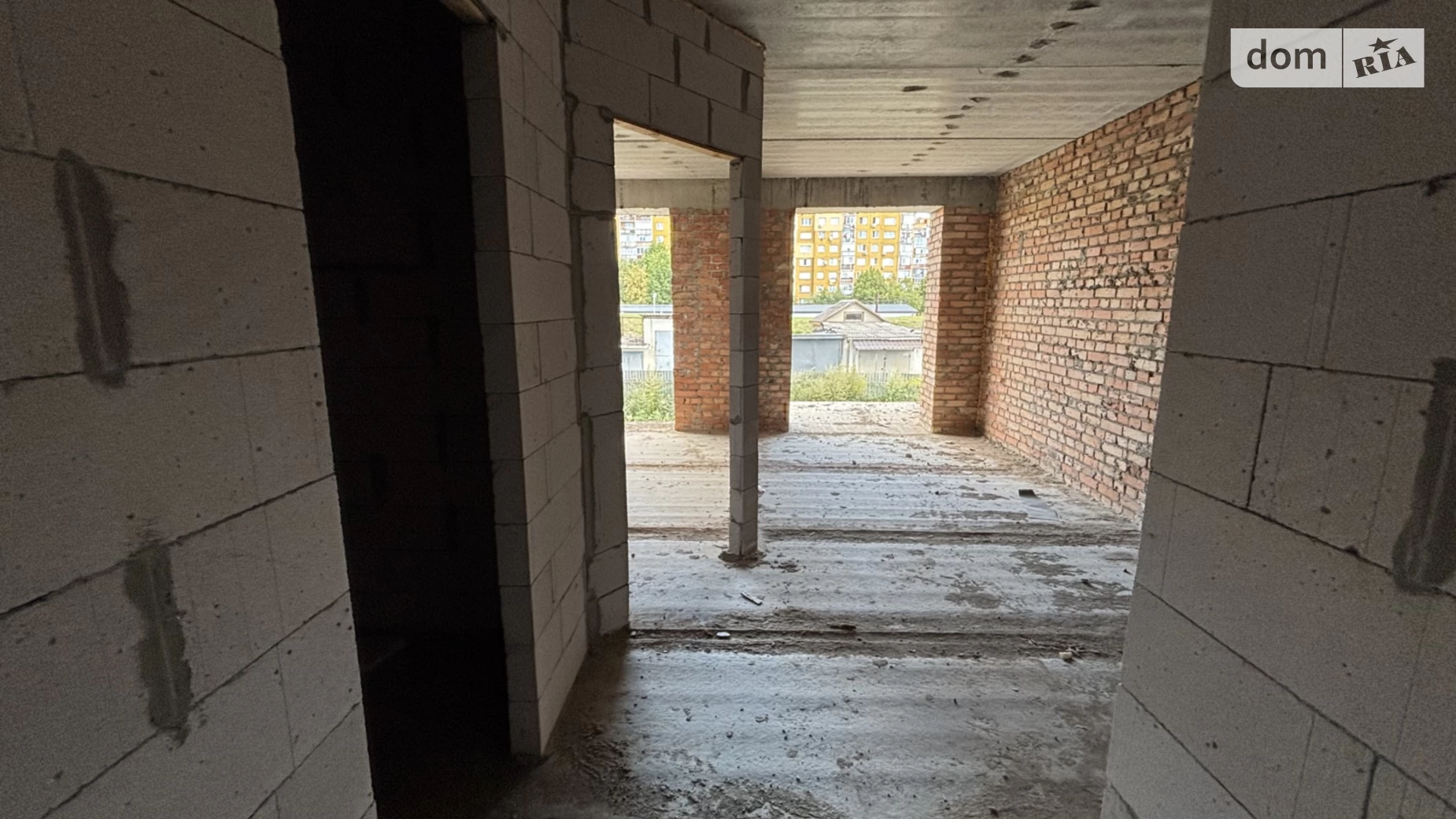 Продается 1-комнатная квартира 35 кв. м в Ужгороде, ул. Тлехаса, 19 корпус 6 - фото 4