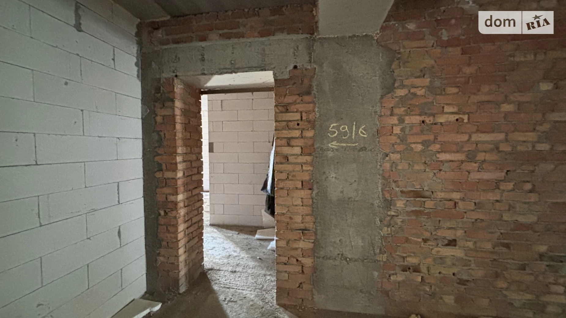 Продается 2-комнатная квартира 59 кв. м в Ужгороде, ул. Тлехаса, 19 корпус 6 - фото 2