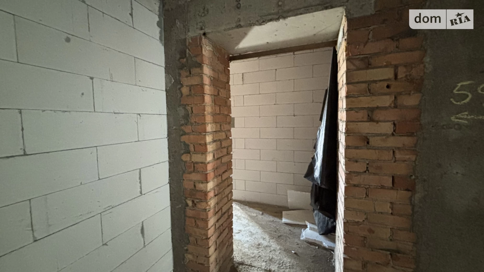 Продается 2-комнатная квартира 59 кв. м в Ужгороде, ул. Тлехаса, 19 корпус 6 - фото 3