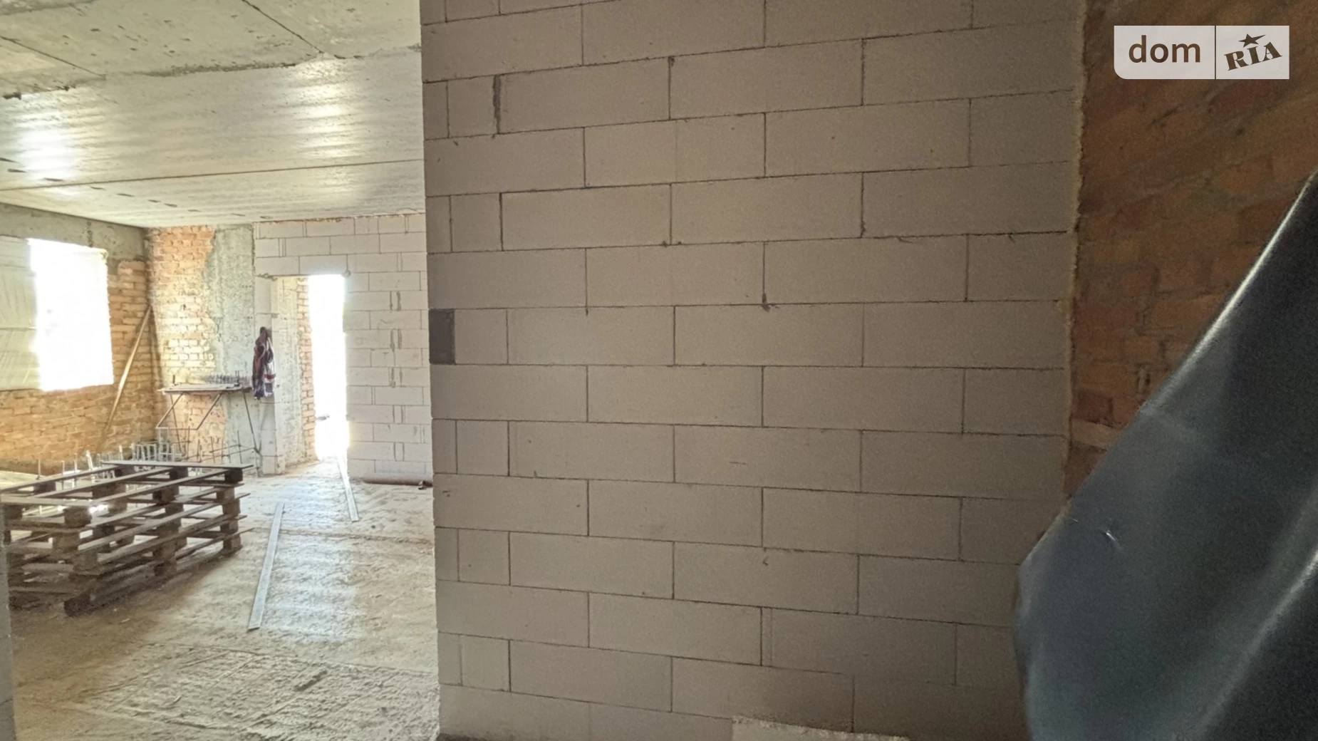 Продается 2-комнатная квартира 59 кв. м в Ужгороде, ул. Тлехаса, 19 корпус 6 - фото 4