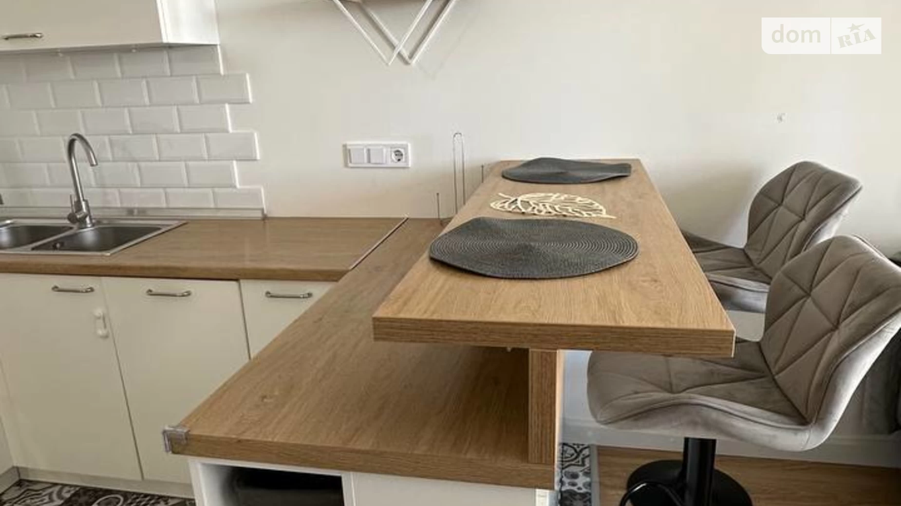 Сдается в аренду 1-комнатная квартира 45 кв. м в Киеве, ул. Заречная, 1Б - фото 2