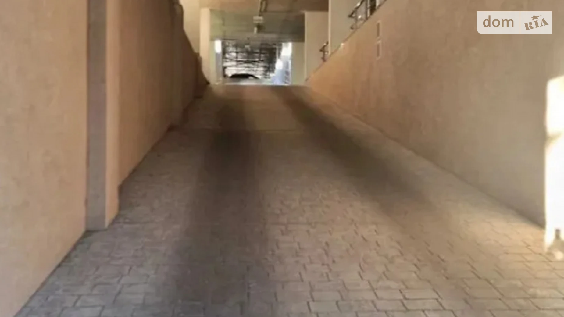 Продается подземный паркинг под легковое авто на 12 кв. м, цена: 10000 $ - фото 3