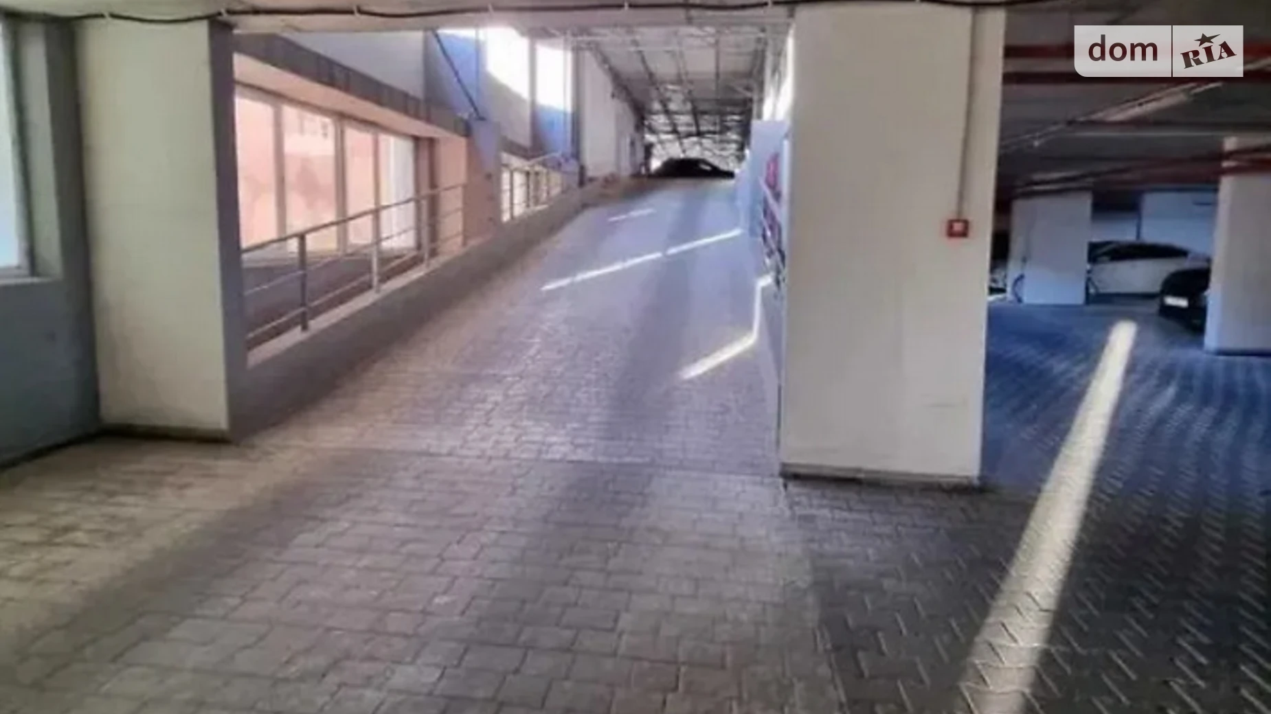Продается подземный паркинг под легковое авто на 12 кв. м, цена: 10000 $ - фото 4