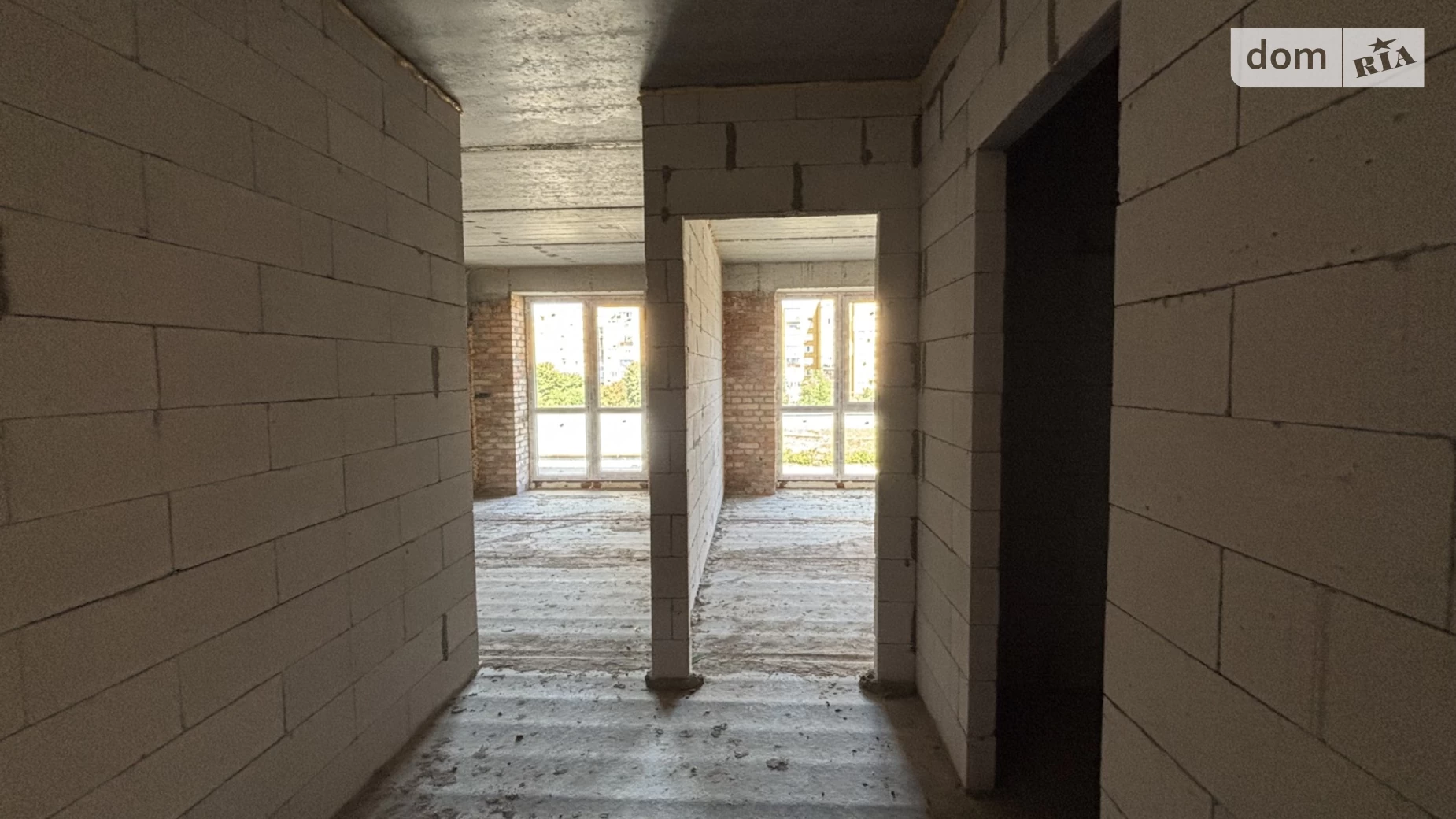 Продается 1-комнатная квартира 41 кв. м в Ужгороде, ул. Тлехаса, 19 корпус 6 - фото 3