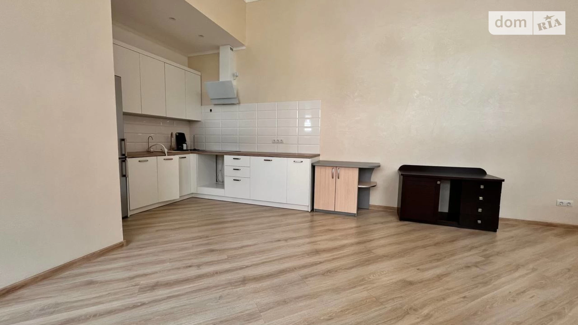 Продается офис 190 кв. м в бизнес-центре, цена: 200000 $ - фото 5